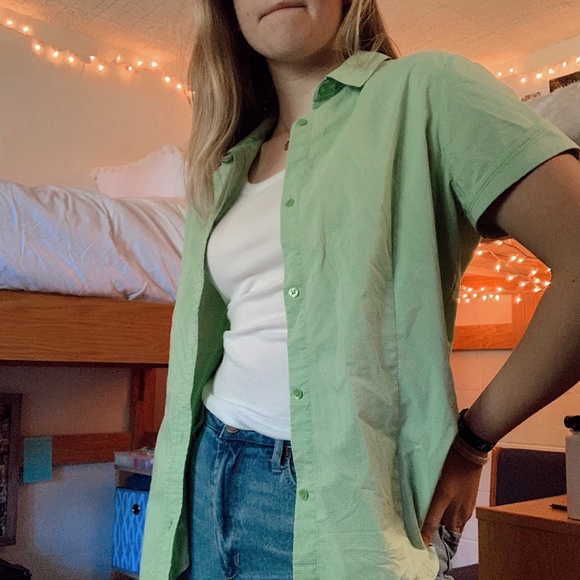 green button up - Picture 2 of 4